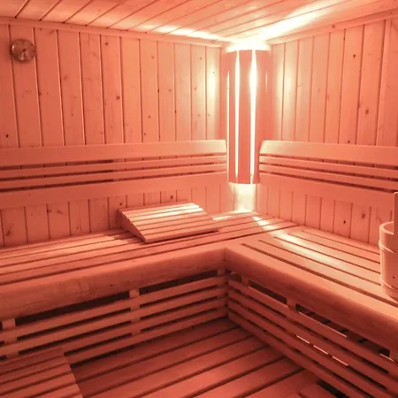 Stately Chalet In Stoumont With Pool Sauna * Stoumont