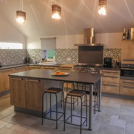 Stunning Family Retreat Chalet Stoumont